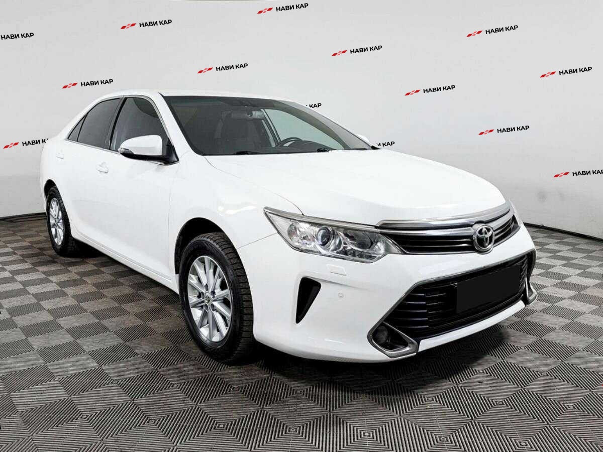 Toyota Camry с пробегом — 2015 год. Фото: #2