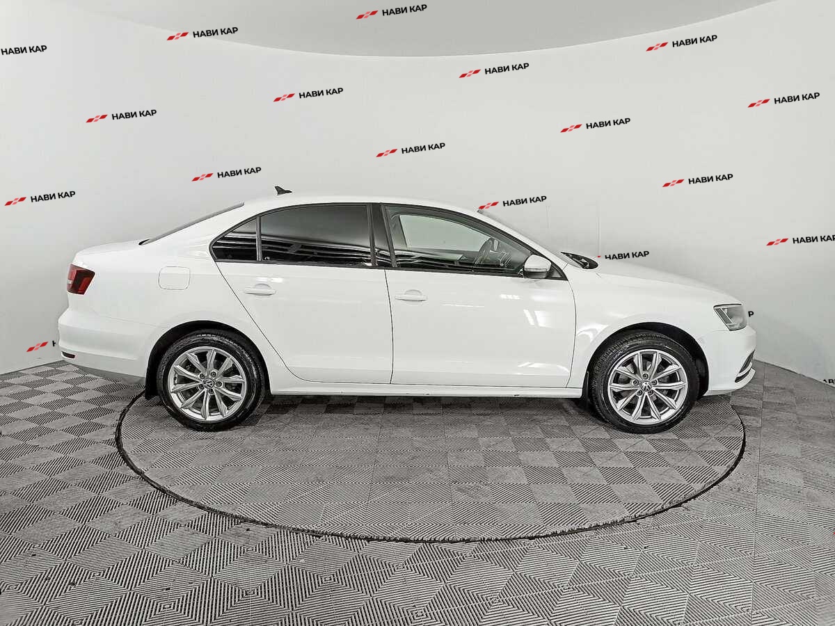 Volkswagen Jetta с пробегом — 2016 год. Фото: #3
