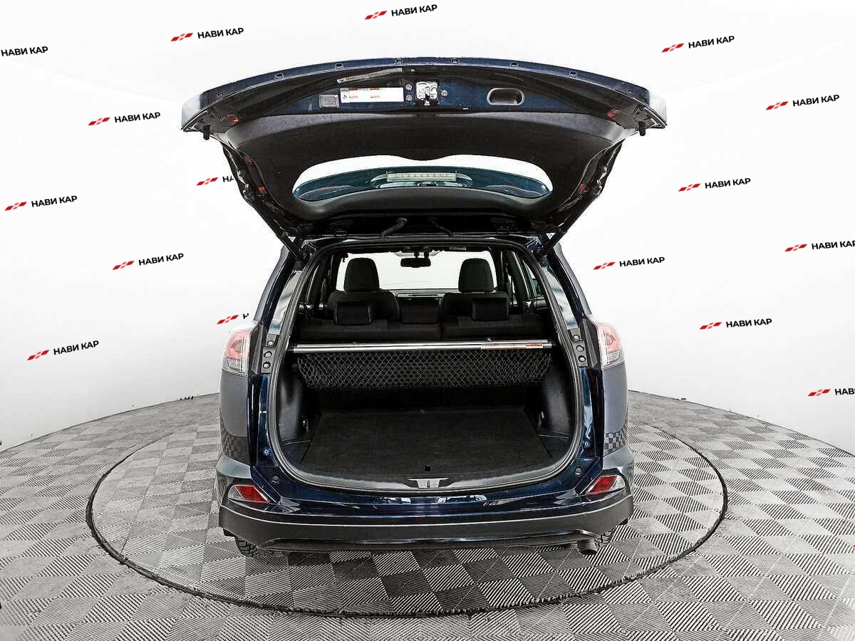 Toyota RAV4 с пробегом — 2019 год. Фото: #9