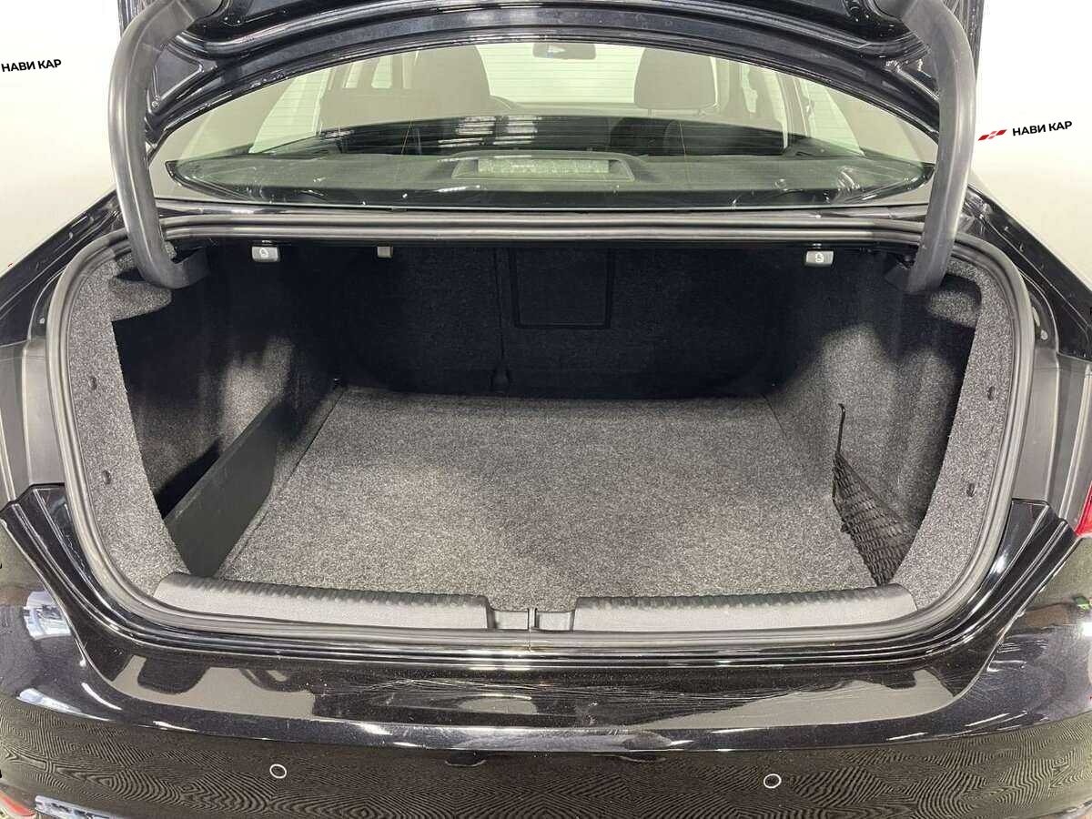 Volkswagen Jetta с пробегом — 2013 год. Фото: #17