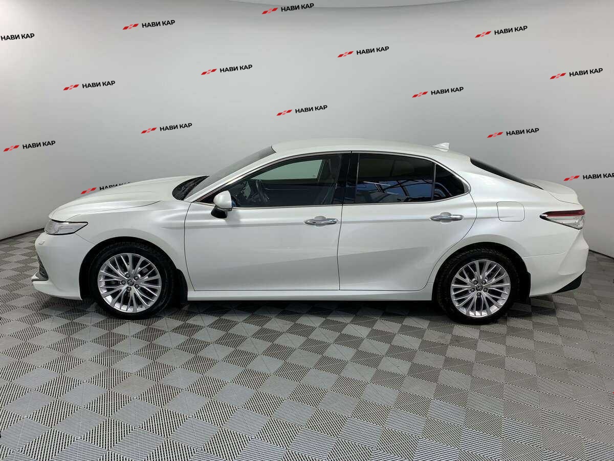 Toyota Camry с пробегом — 2021 год. Фото: #7