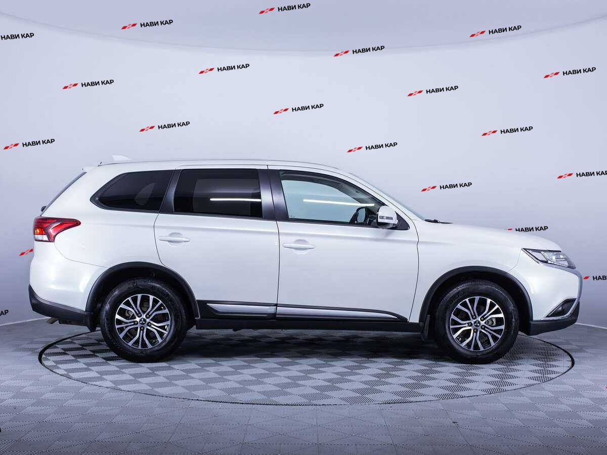 Mitsubishi Outlander с пробегом — 2020 год. Фото: #3