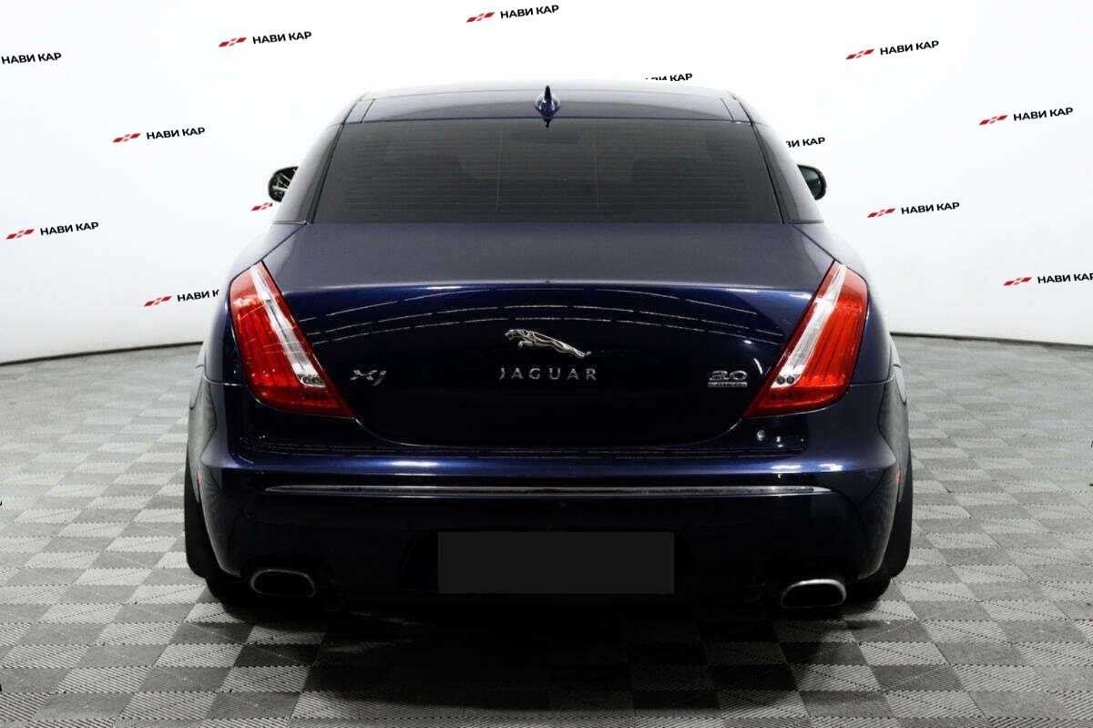 Jaguar XJ с пробегом — 2013 год. Фото: #5