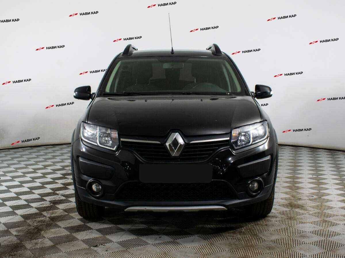 Renault Sandero с пробегом — 2017 год. Фото: #1