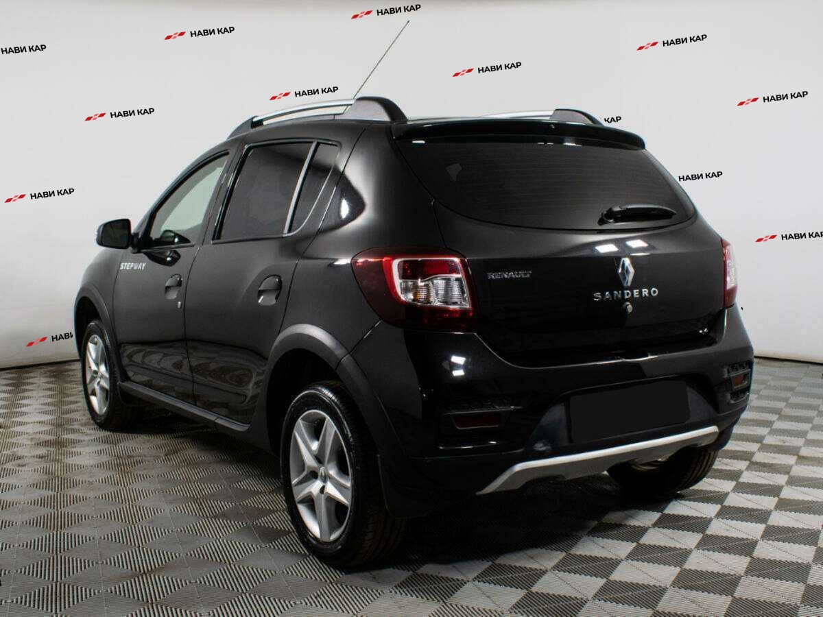Renault Sandero с пробегом — 2017 год. Фото: #5