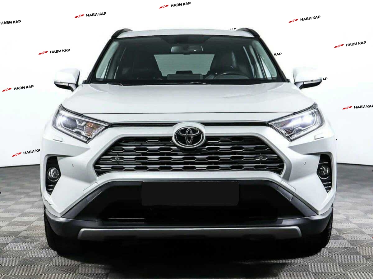Toyota RAV4 с пробегом — 2021 год. Фото: #1