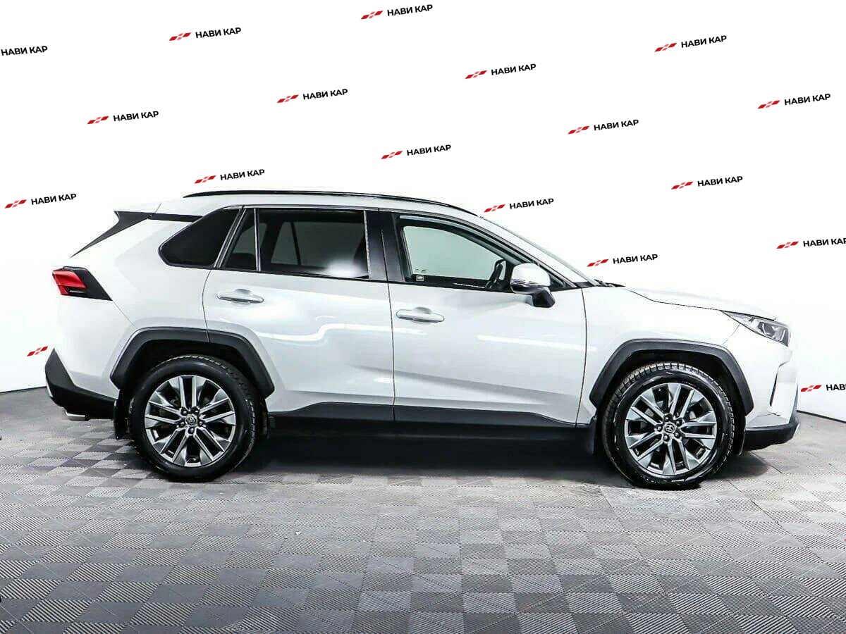 Toyota RAV4 с пробегом — 2021 год. Фото: #3