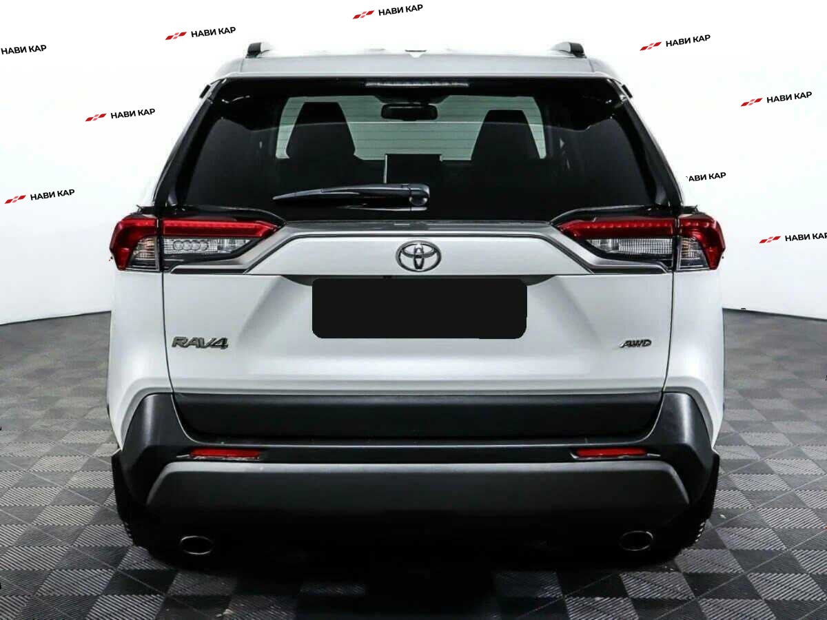 Toyota RAV4 с пробегом — 2021 год. Фото: #5