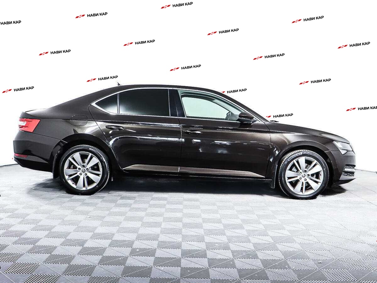 Skoda Superb с пробегом — 2021 год. Фото: #3