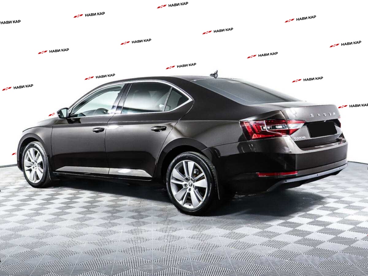 Skoda Superb с пробегом — 2021 год. Фото: #6