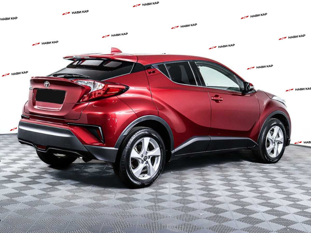 Toyota C-HR с пробегом — 2019 год. Фото: #4