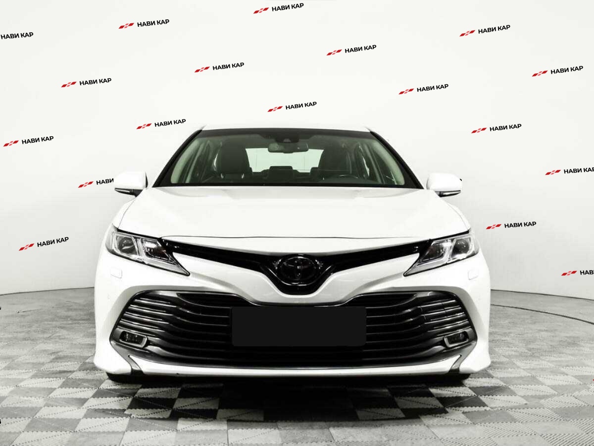 Toyota Camry с пробегом — 2020 год. Фото: #1