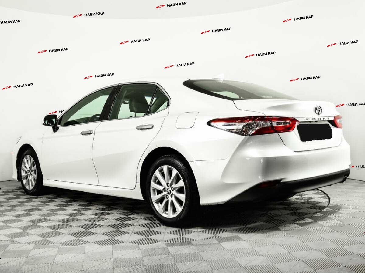 Toyota Camry с пробегом — 2020 год. Фото: #6