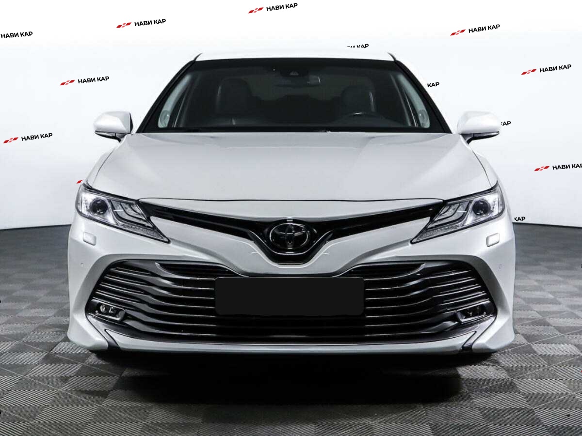 Toyota Camry с пробегом — 2018 год. Фото: #1
