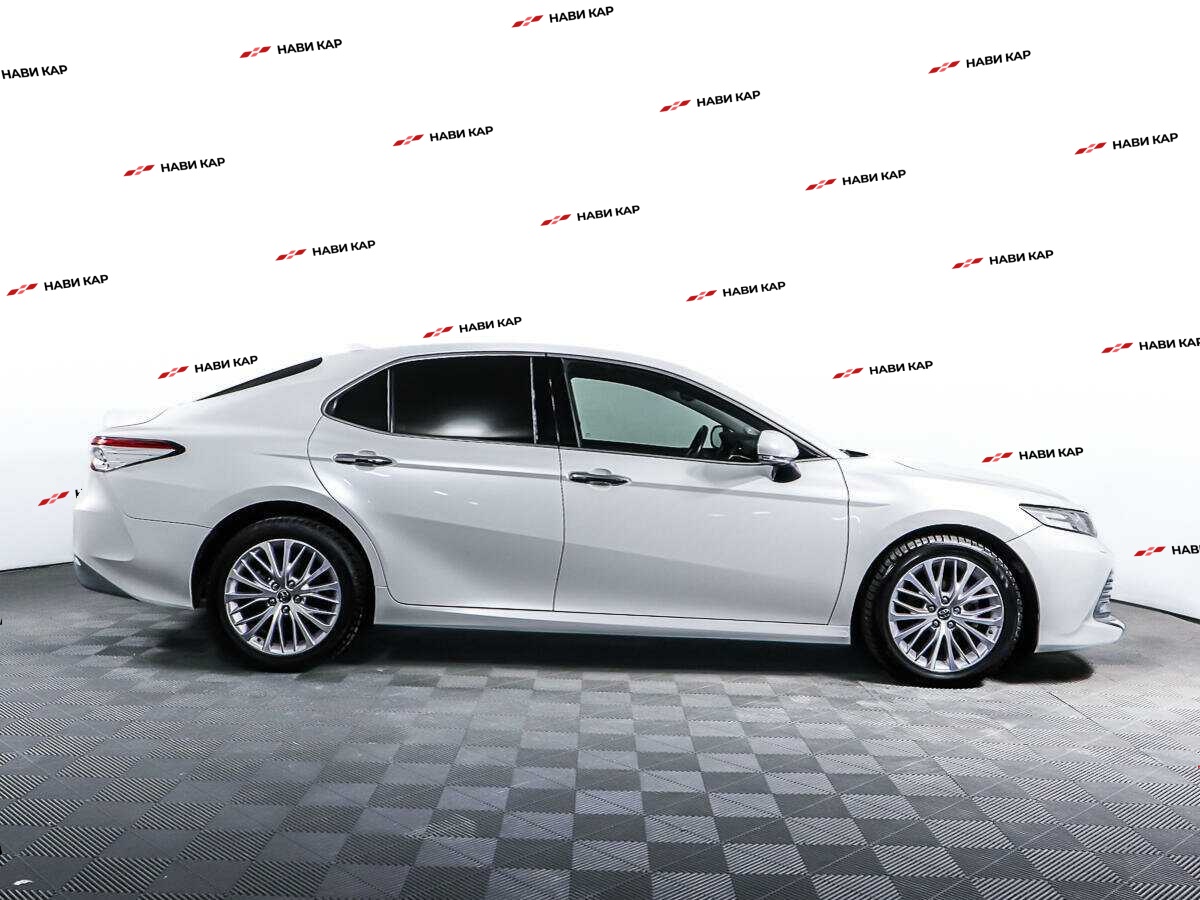 Toyota Camry с пробегом — 2018 год. Фото: #3