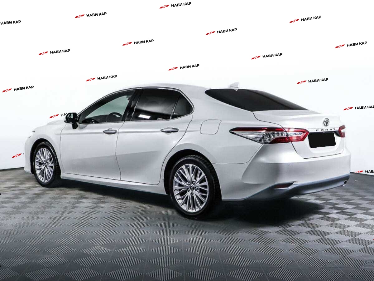 Toyota Camry с пробегом — 2018 год. Фото: #6
