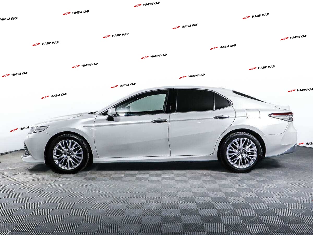 Toyota Camry с пробегом — 2018 год. Фото: #7