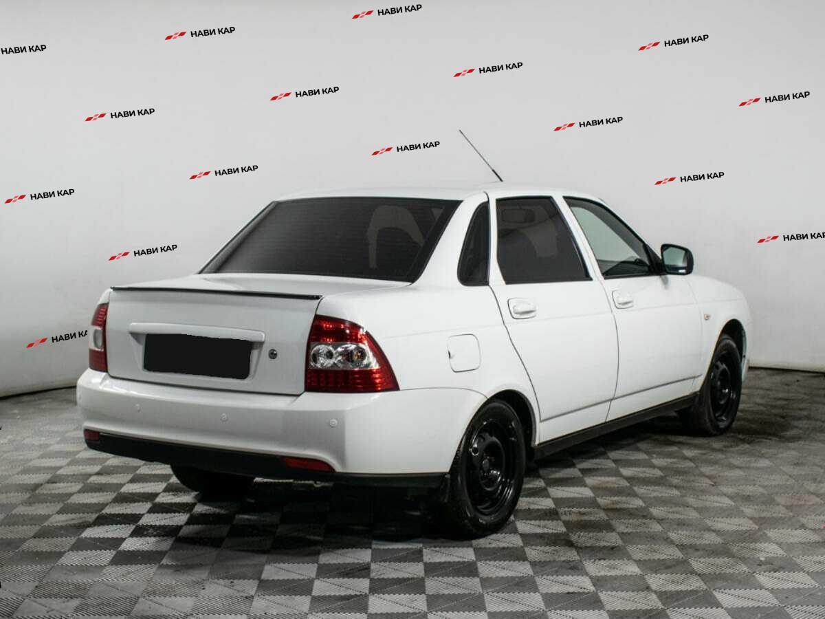 Lada (ВАЗ) Priora с пробегом — 2017 год. Фото: #3