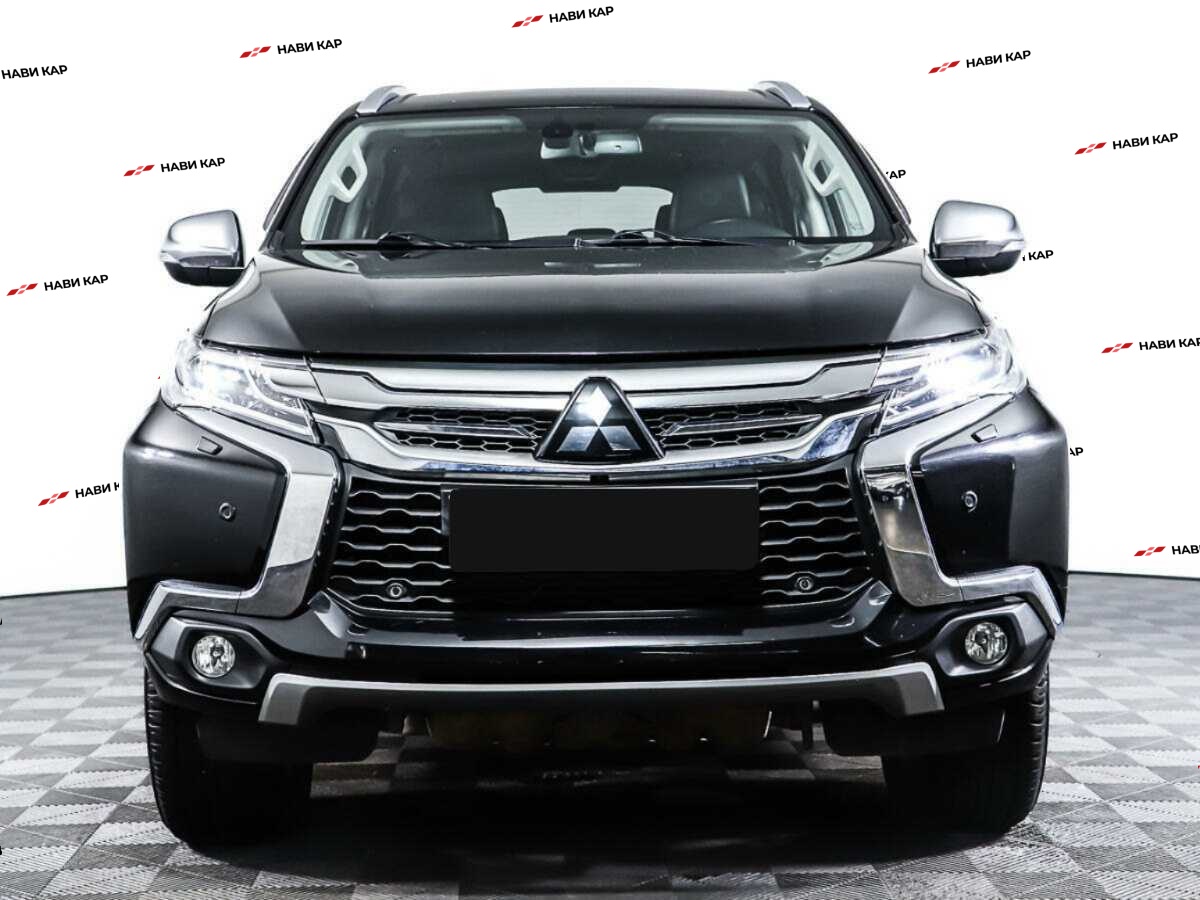 Mitsubishi Pajero Sport с пробегом — 2018 год. Фото: #1