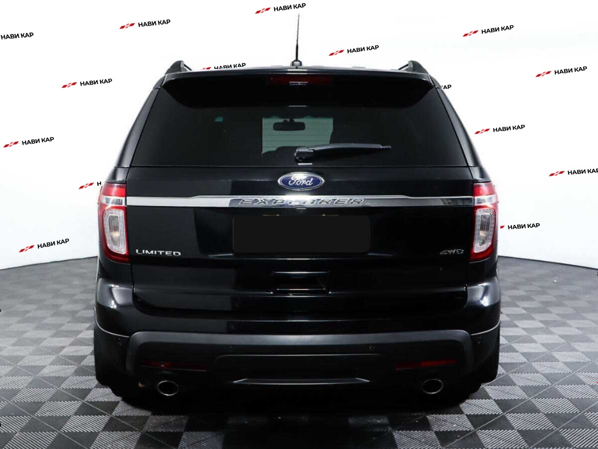 Ford Explorer с пробегом — 2015 год. Фото: #5