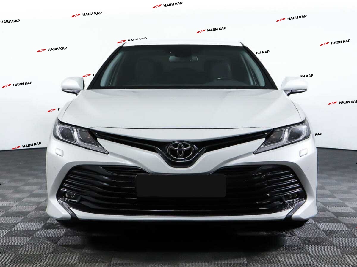 Toyota Camry с пробегом — 2020 год. Фото: #1