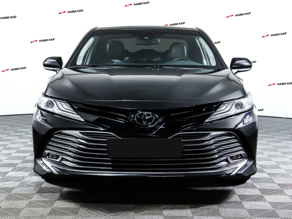 Toyota Camry с пробегом — 2020 год. Фото: #1