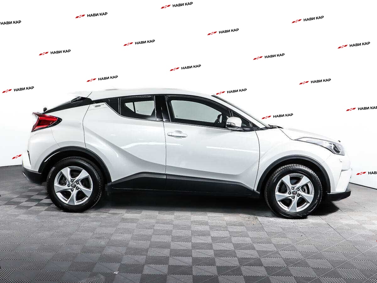 Toyota C-HR с пробегом — 2018 год. Фото: #3