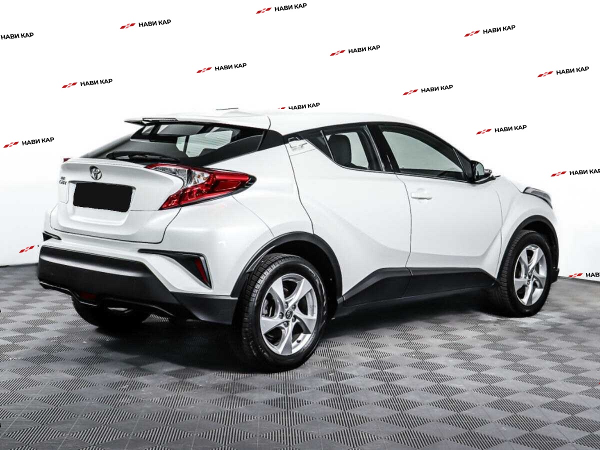 Toyota C-HR с пробегом — 2018 год. Фото: #4