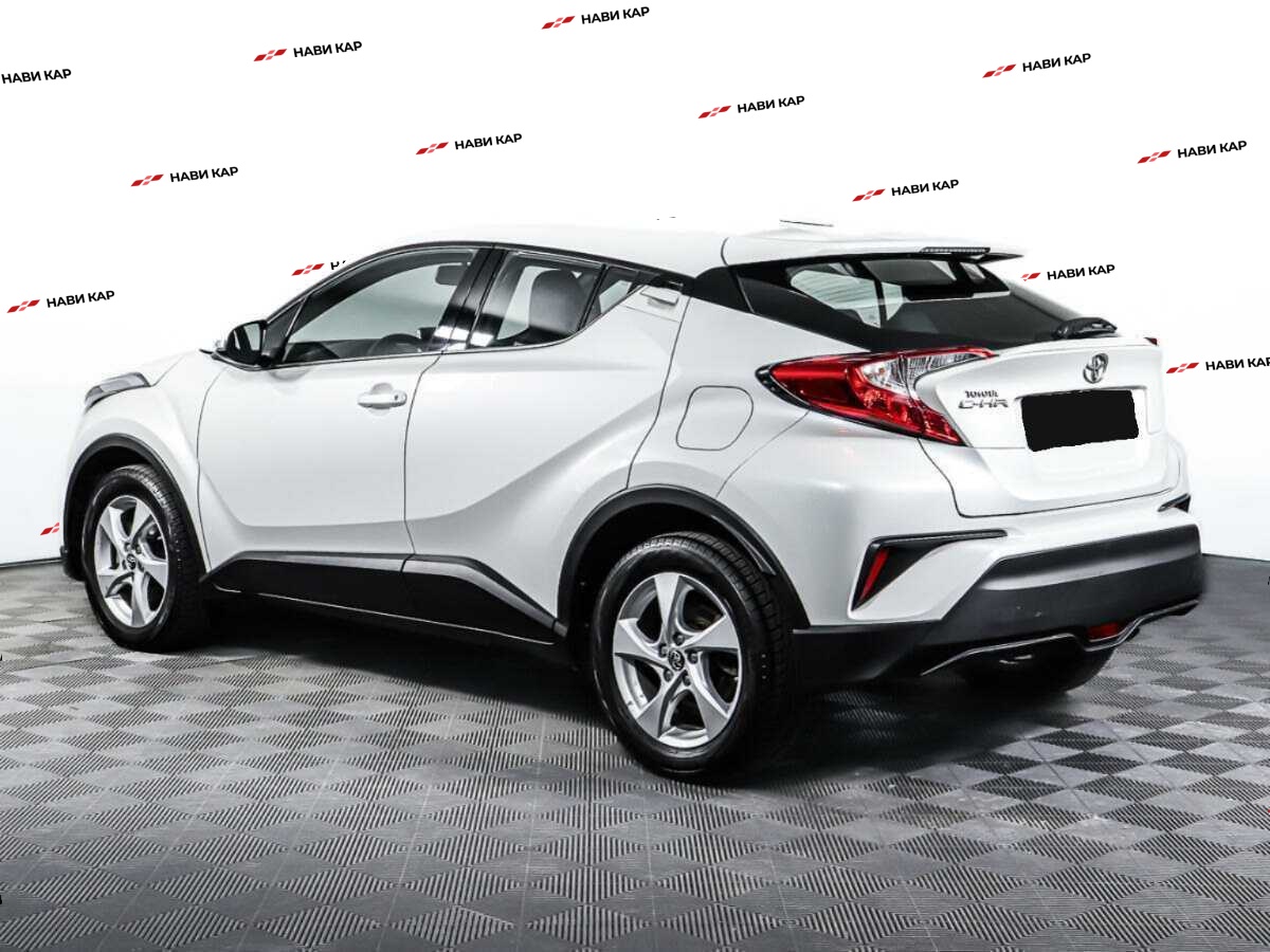 Toyota C-HR с пробегом — 2018 год. Фото: #6