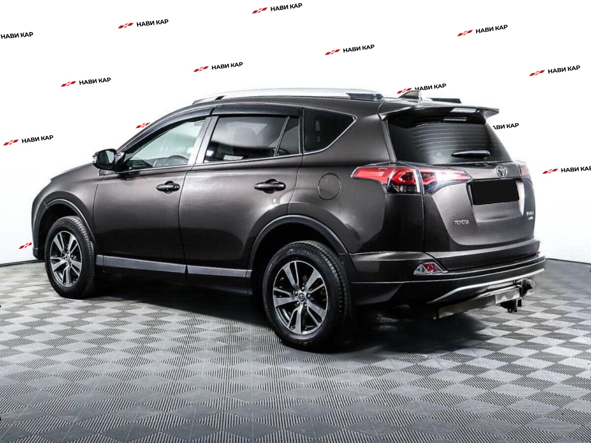 Toyota RAV4 с пробегом — 2019 год. Фото: #6