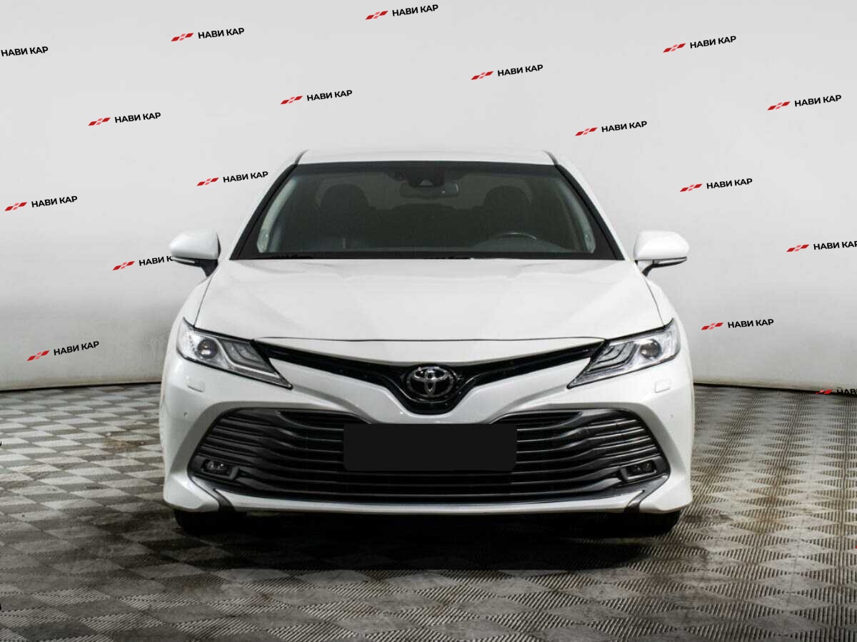 Toyota Camry с пробегом — 2019 год. Фото: #1
