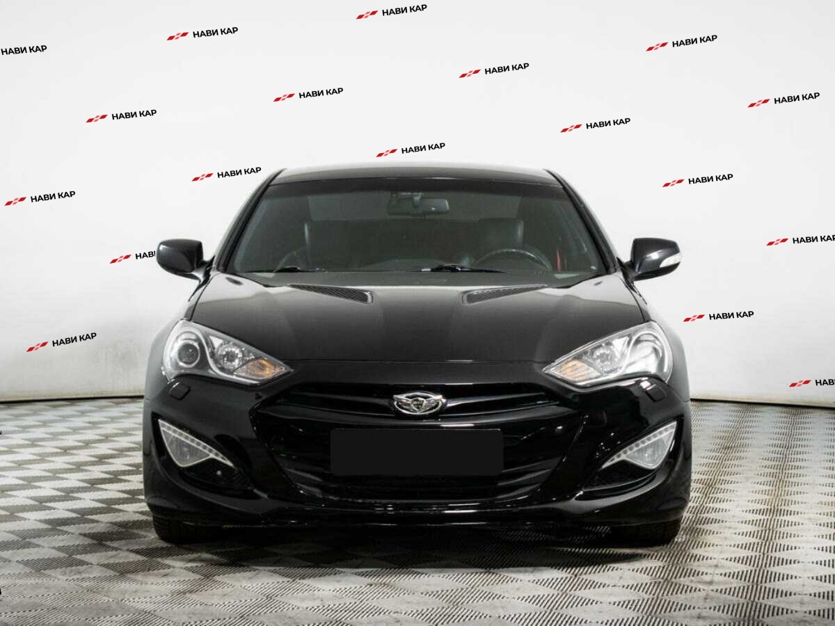 Hyundai Genesis Coupe с пробегом — 2012 год. Фото: #1