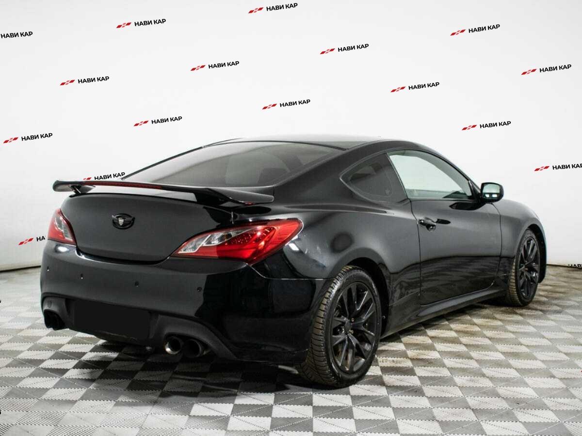 Hyundai Genesis Coupe с пробегом — 2012 год. Фото: #3