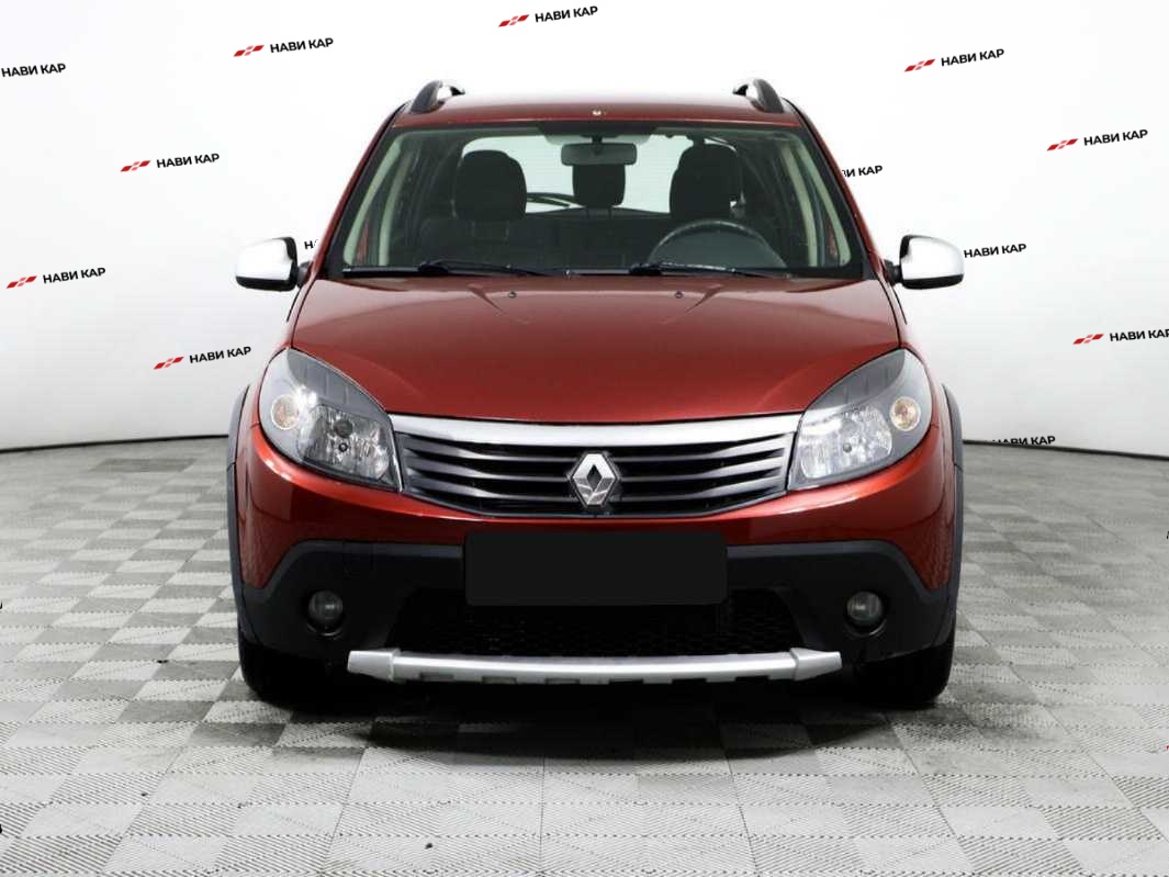 Renault Sandero с пробегом — 2012 год. Фото: #1