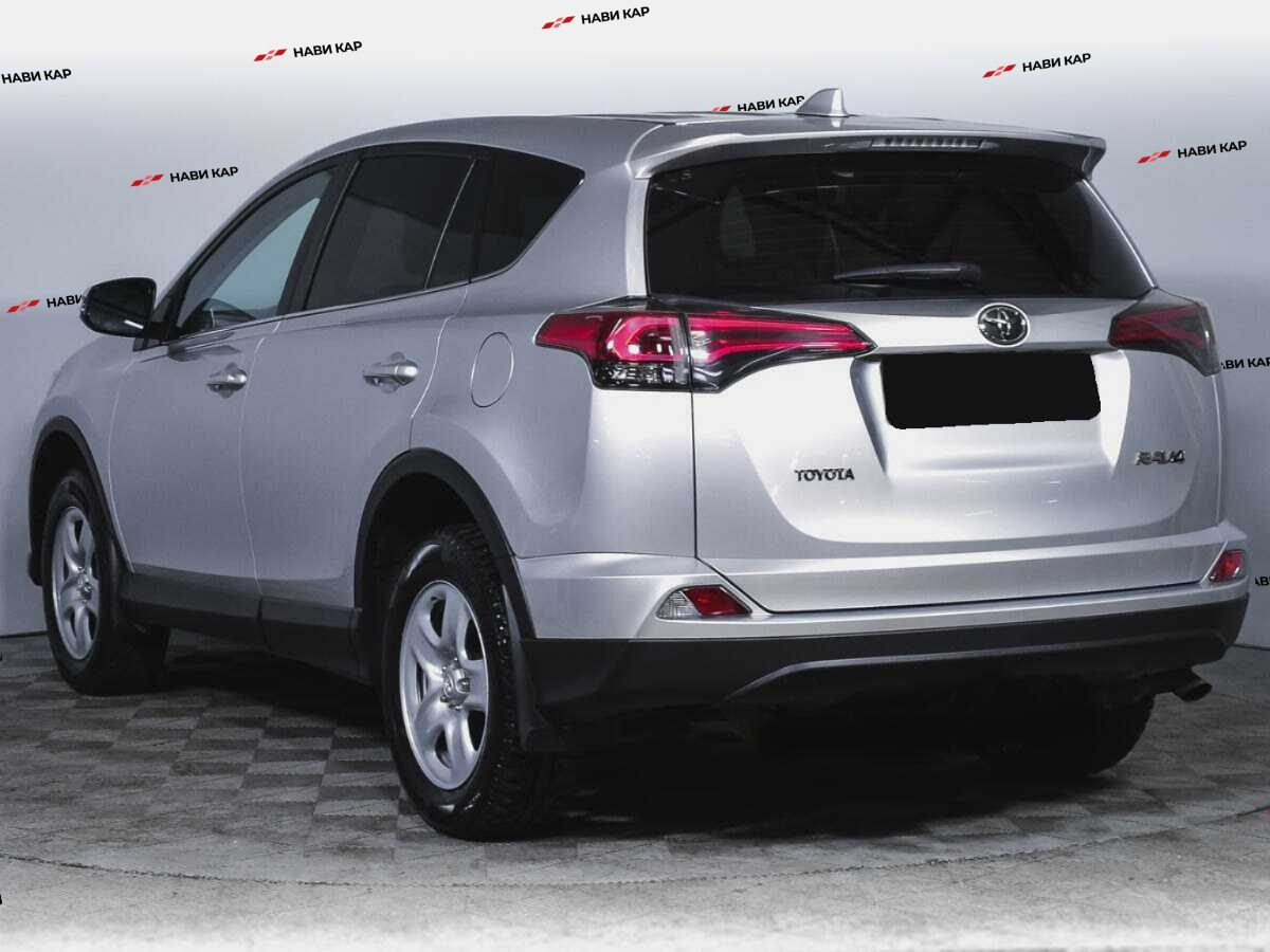 Toyota RAV4 с пробегом — 2018 год. Фото: #6
