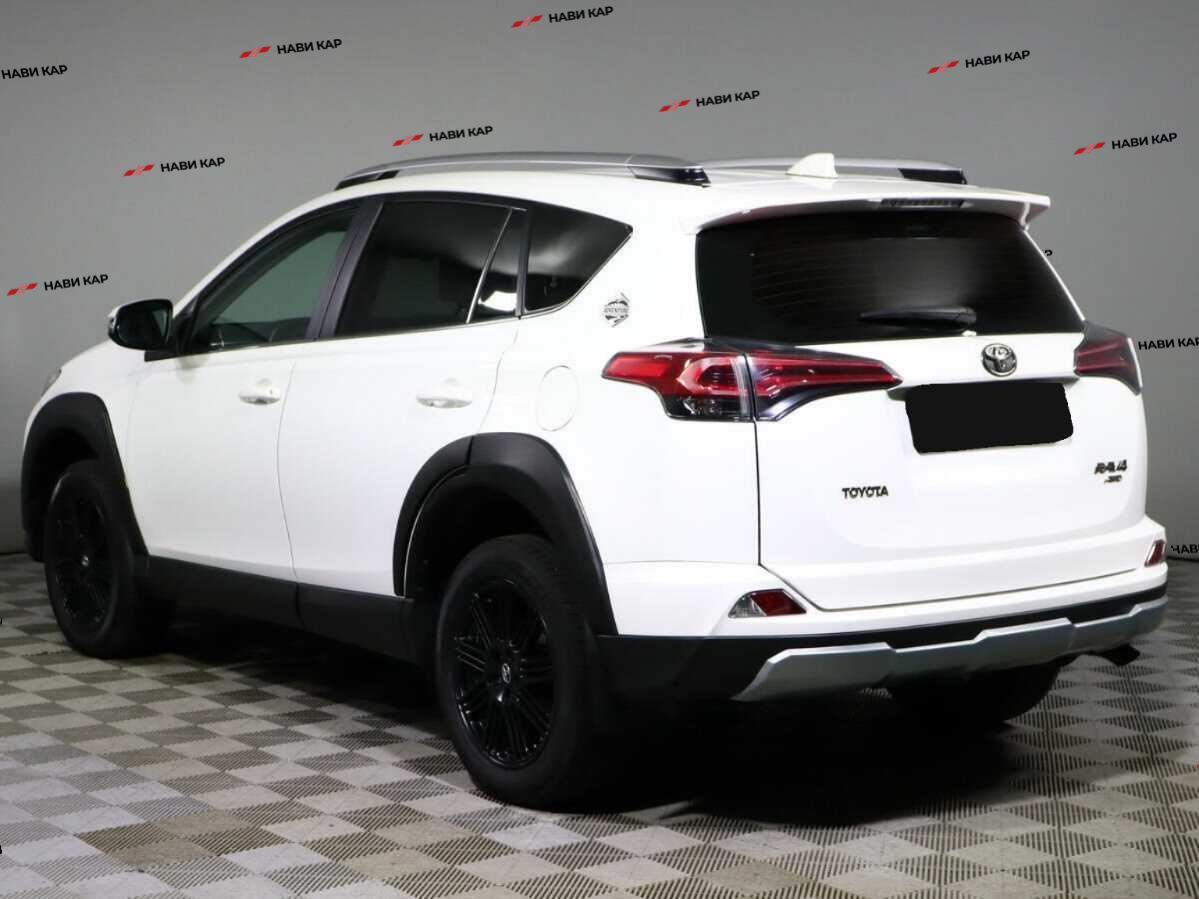 Toyota RAV4 с пробегом — 2018 год. Фото: #5