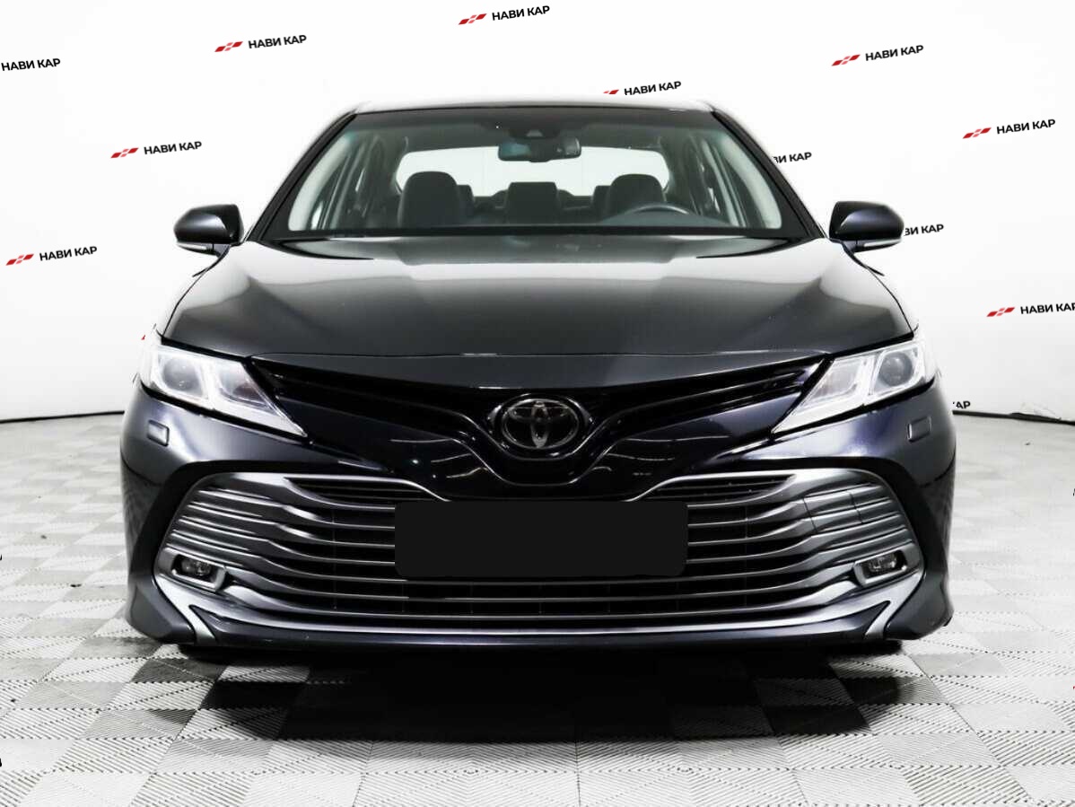 Toyota Camry с пробегом — 2020 год. Фото: #1