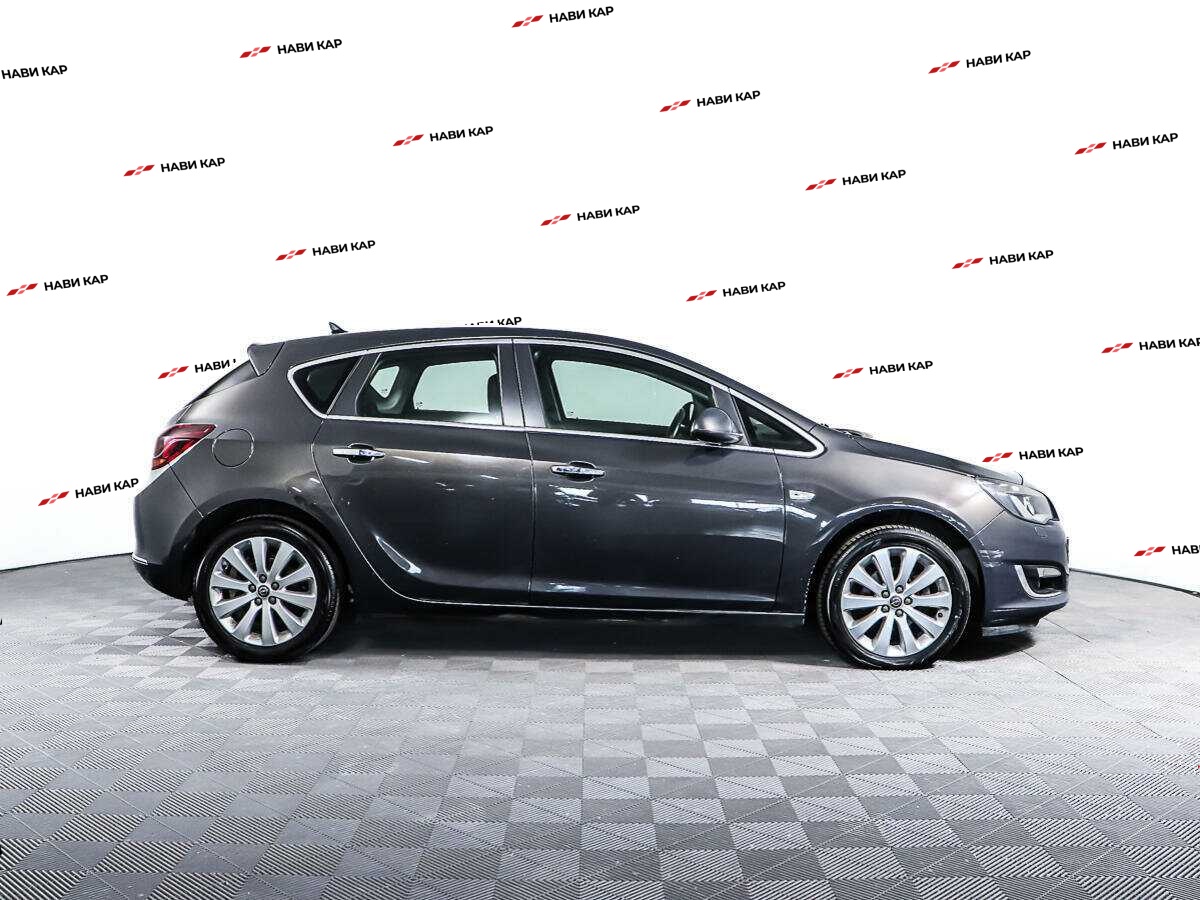 Opel Astra с пробегом — 2012 год. Фото: #3