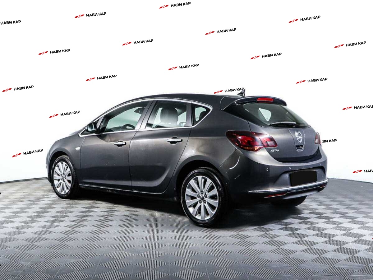 Opel Astra с пробегом — 2012 год. Фото: #6
