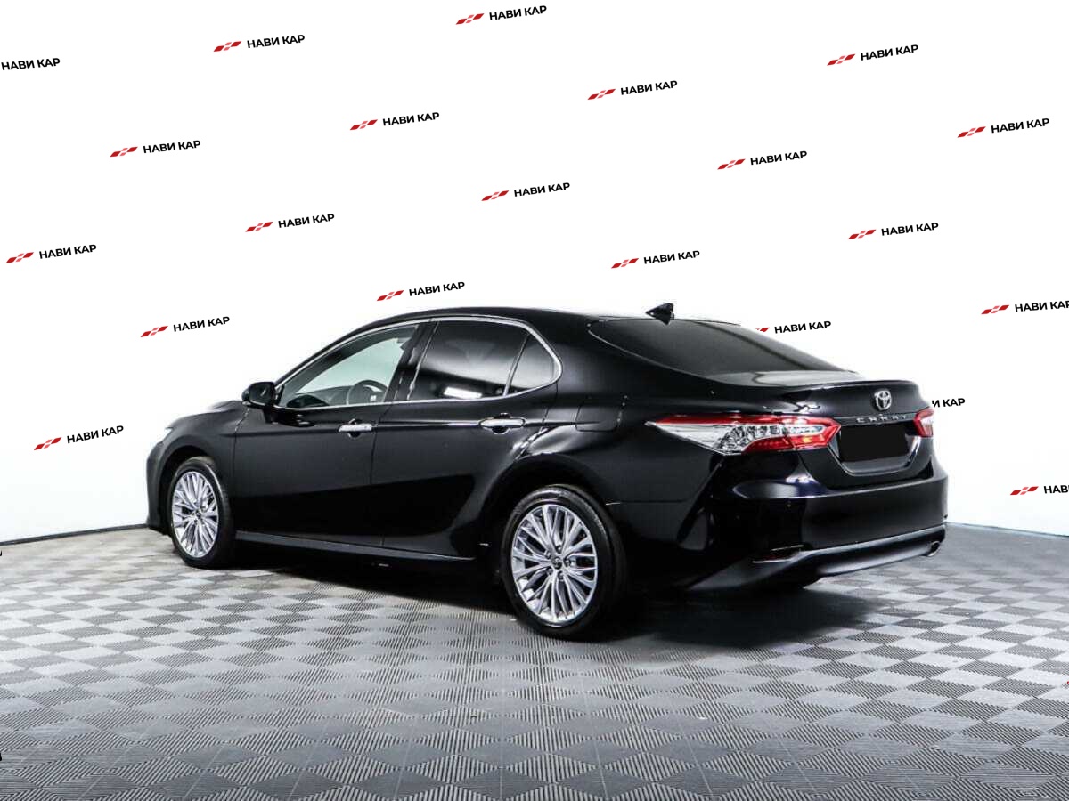 Toyota Camry с пробегом — 2019 год. Фото: #6