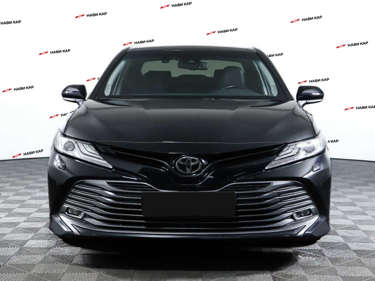 Toyota Camry с пробегом — 2018 год. Фото: #1