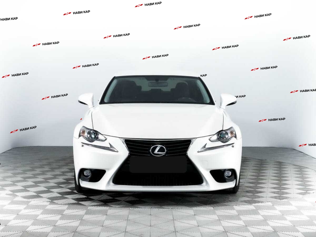 Lexus IS с пробегом — 2015 год. Фото: #1
