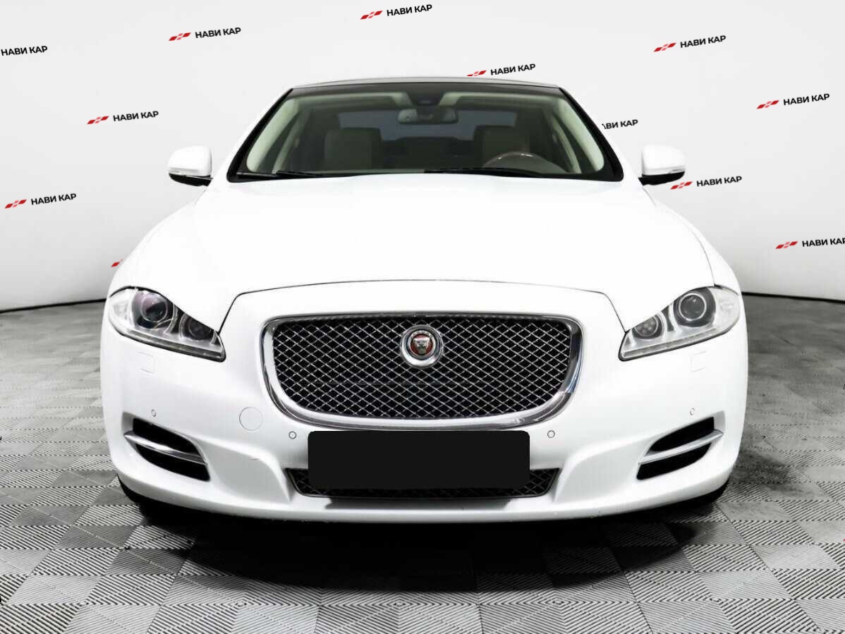 Jaguar XJ с пробегом — 2012 год. Фото: #1