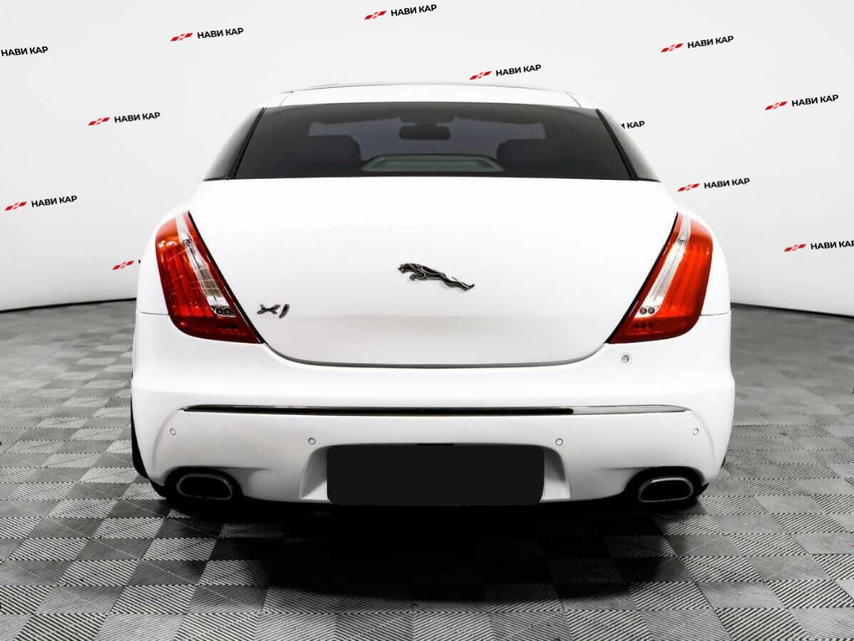 Jaguar XJ с пробегом — 2012 год. Фото: #4