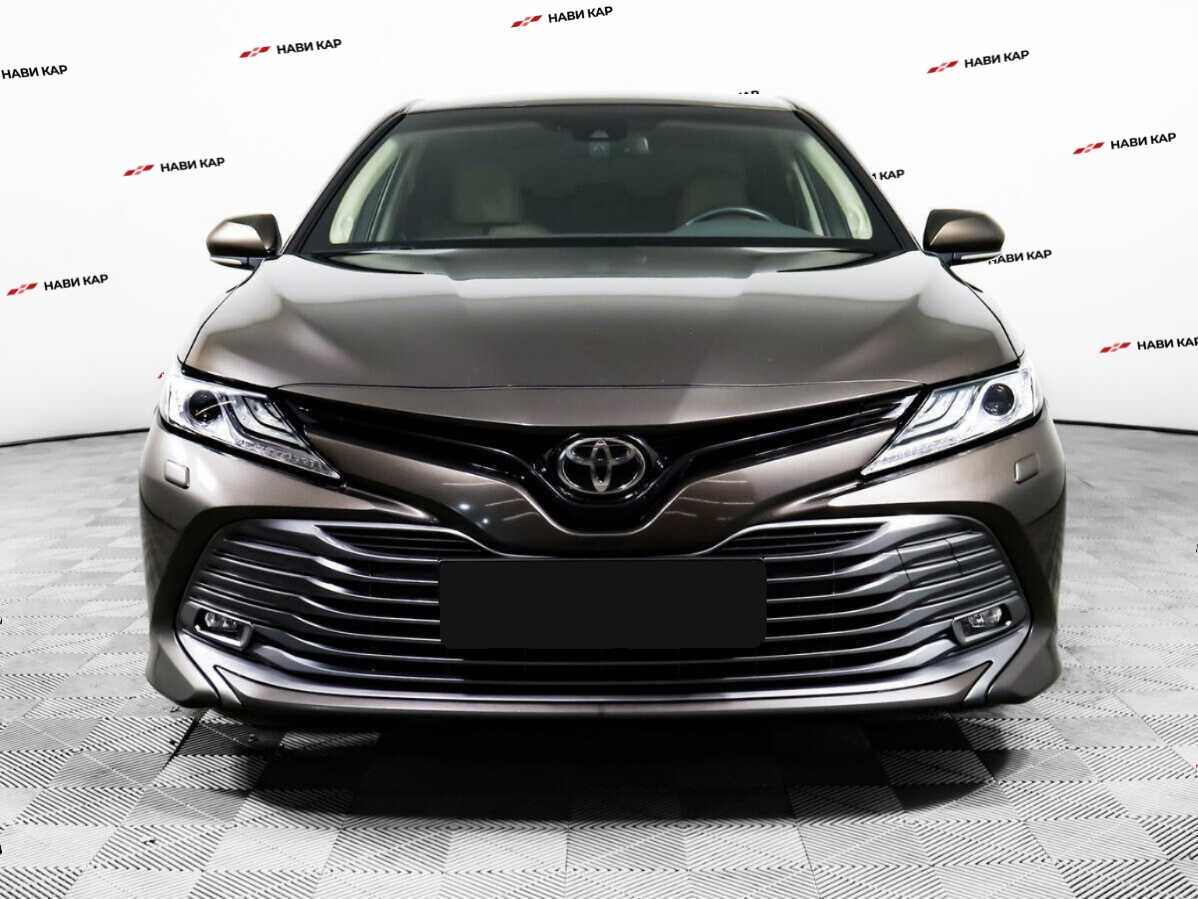 Toyota Camry с пробегом — 2020 год. Фото: #1