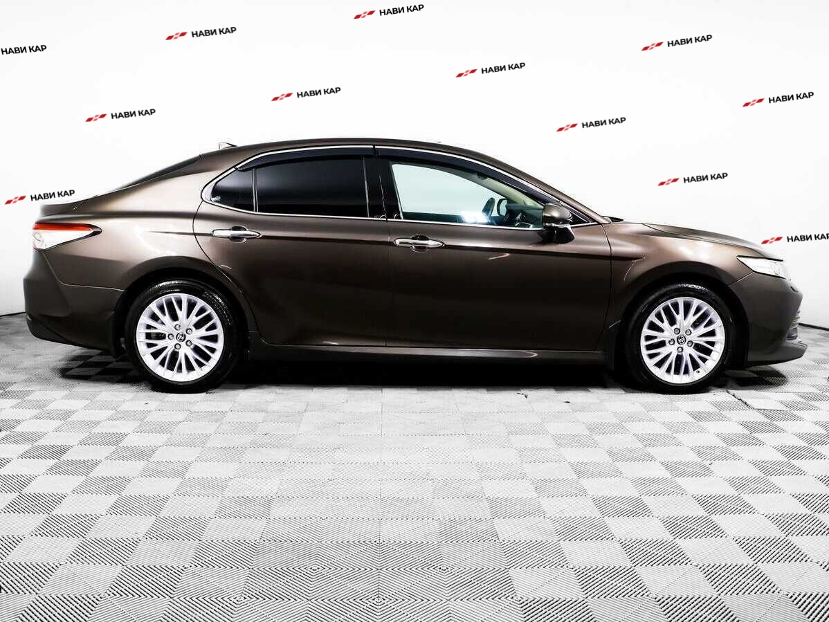 Toyota Camry с пробегом — 2020 год. Фото: #3