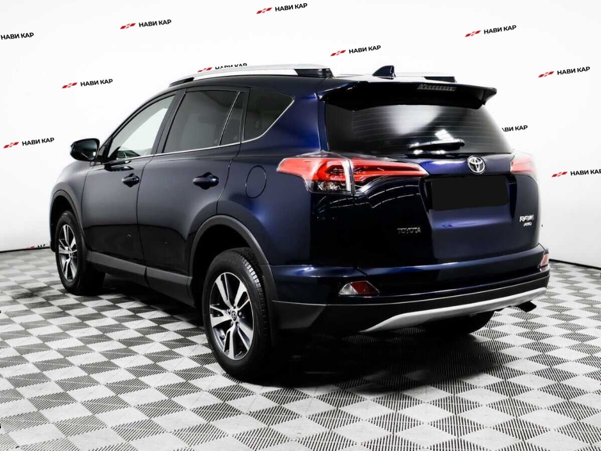 Toyota RAV4 с пробегом — 2018 год. Фото: #4