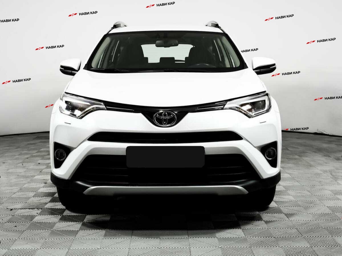Toyota RAV4 с пробегом — 2018 год. Фото: #1