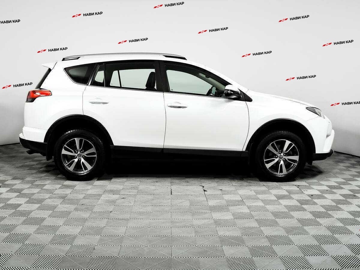Toyota RAV4 с пробегом — 2018 год. Фото: #3