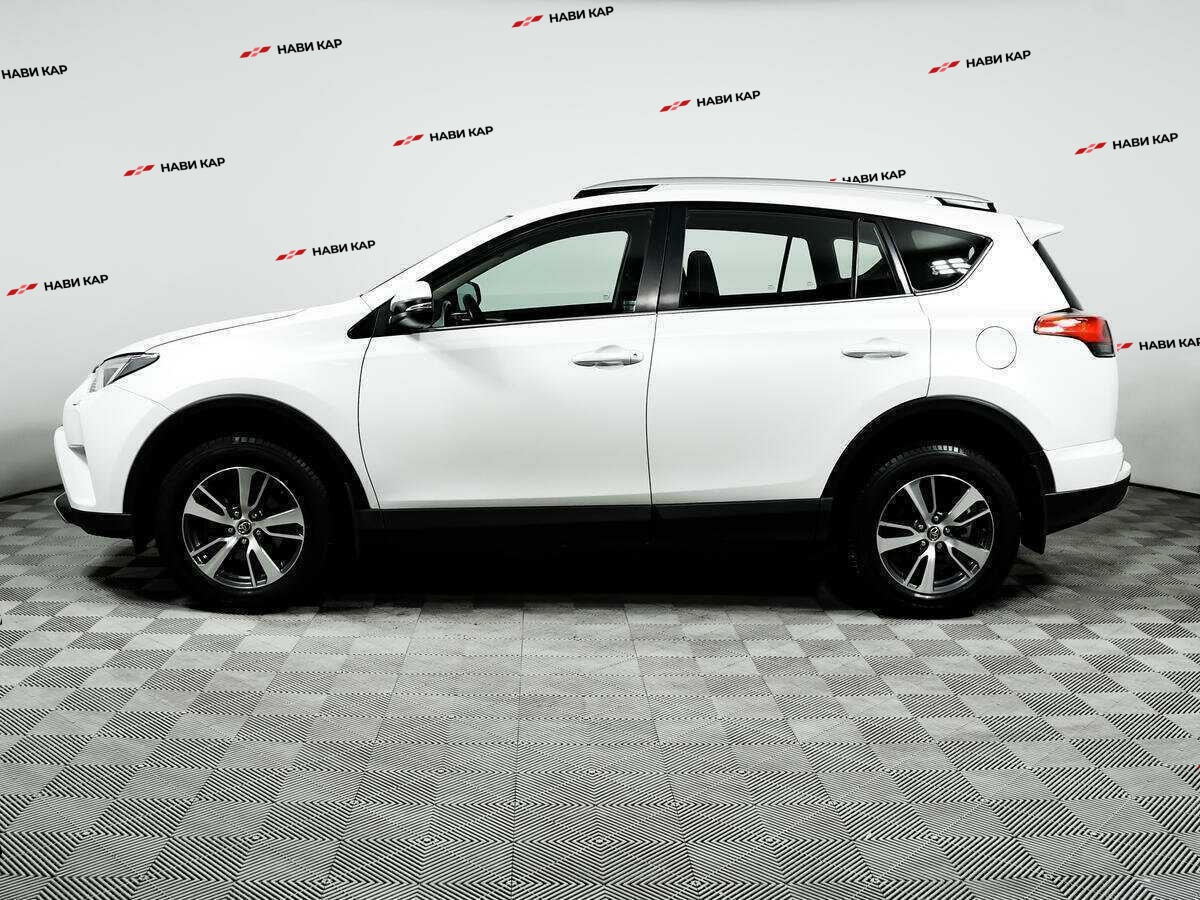 Toyota RAV4 с пробегом — 2018 год. Фото: #7